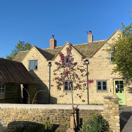 High Cogges Farm Holiday Cottages Уитни Экстерьер фото