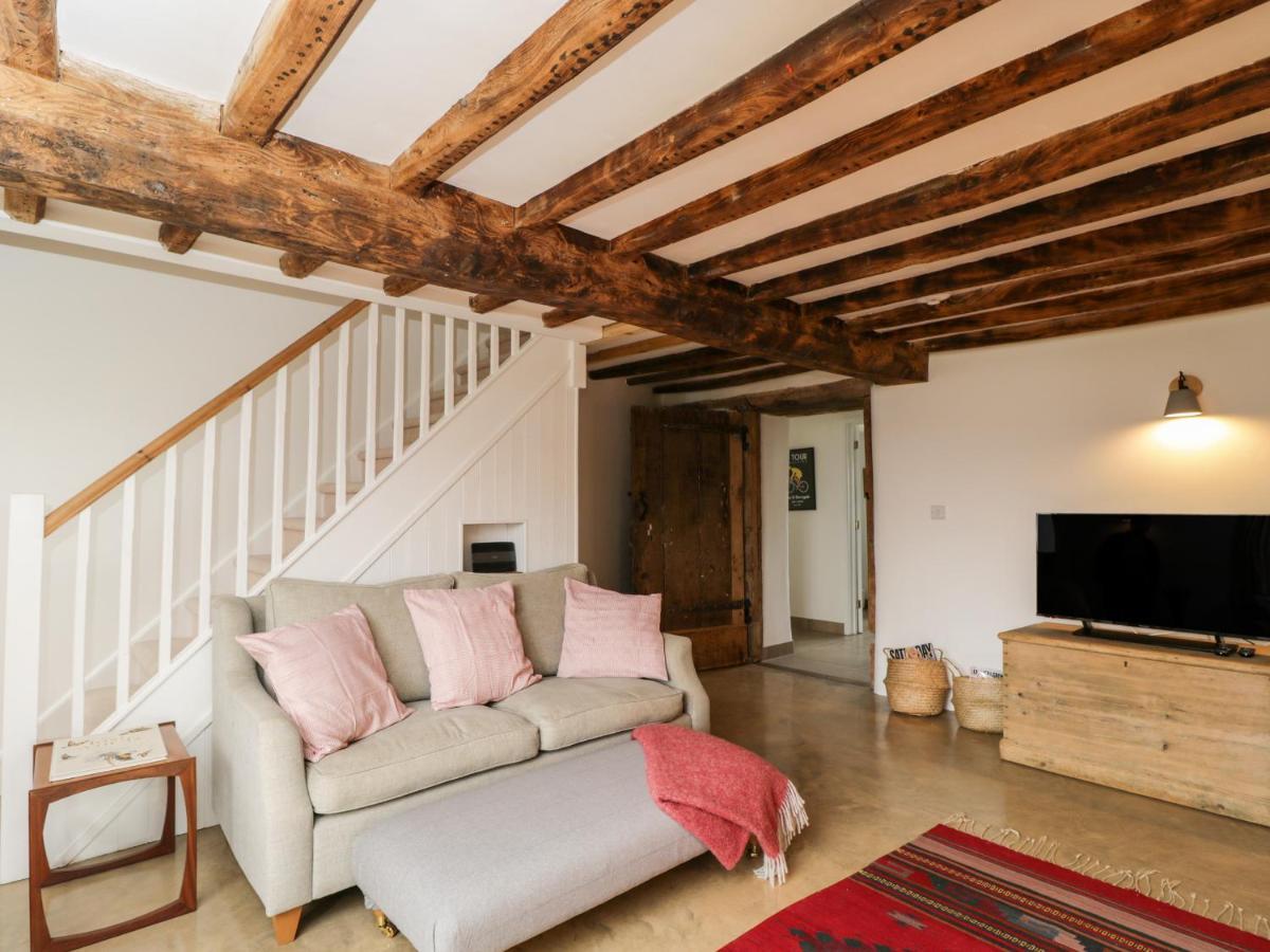 High Cogges Farm Holiday Cottages Уитни Экстерьер фото