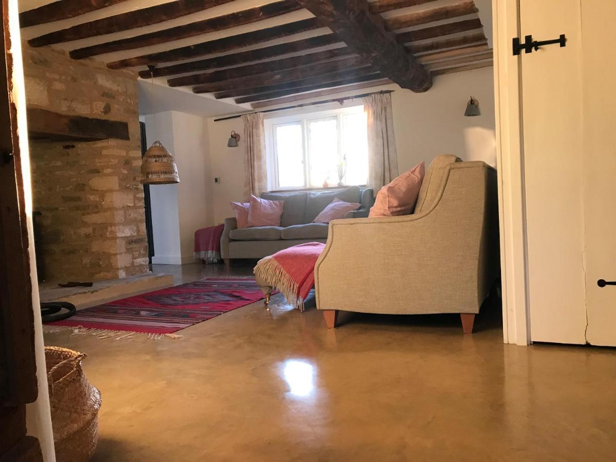 High Cogges Farm Holiday Cottages Уитни Экстерьер фото