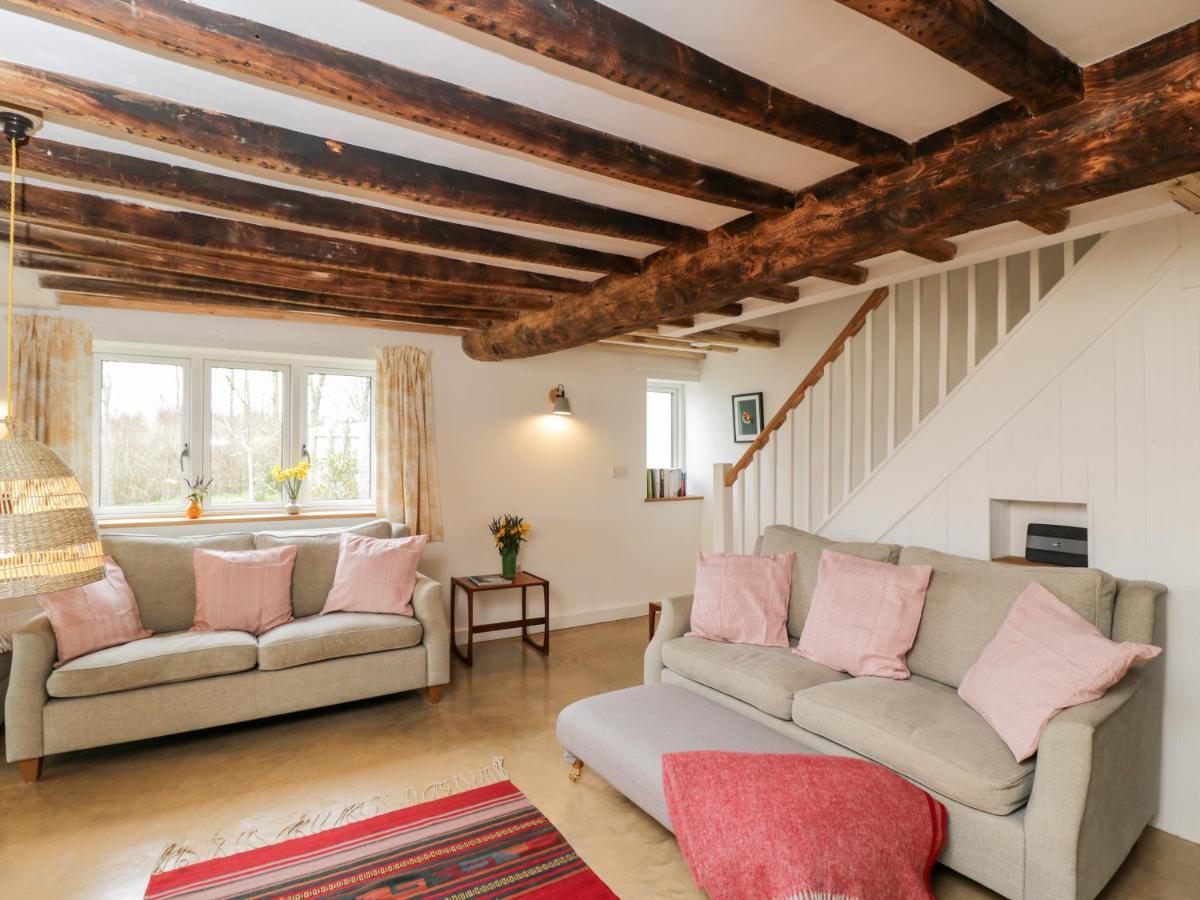 High Cogges Farm Holiday Cottages Уитни Экстерьер фото