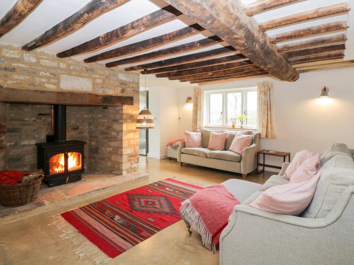 High Cogges Farm Holiday Cottages Уитни Экстерьер фото