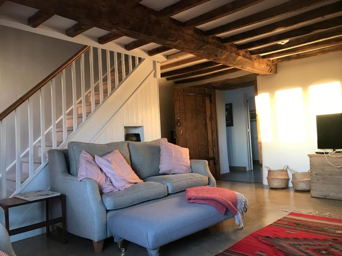 High Cogges Farm Holiday Cottages Уитни Экстерьер фото