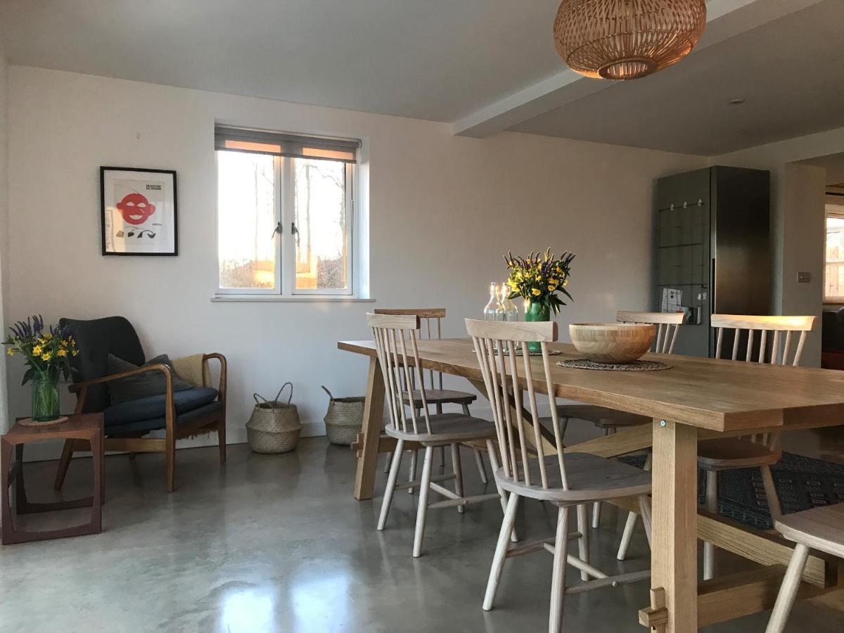 High Cogges Farm Holiday Cottages Уитни Экстерьер фото