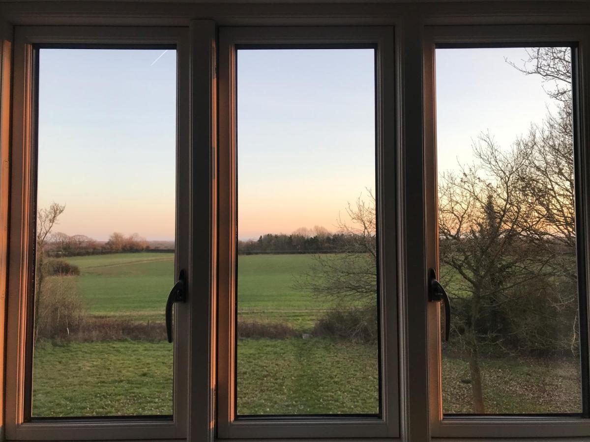 High Cogges Farm Holiday Cottages Уитни Экстерьер фото
