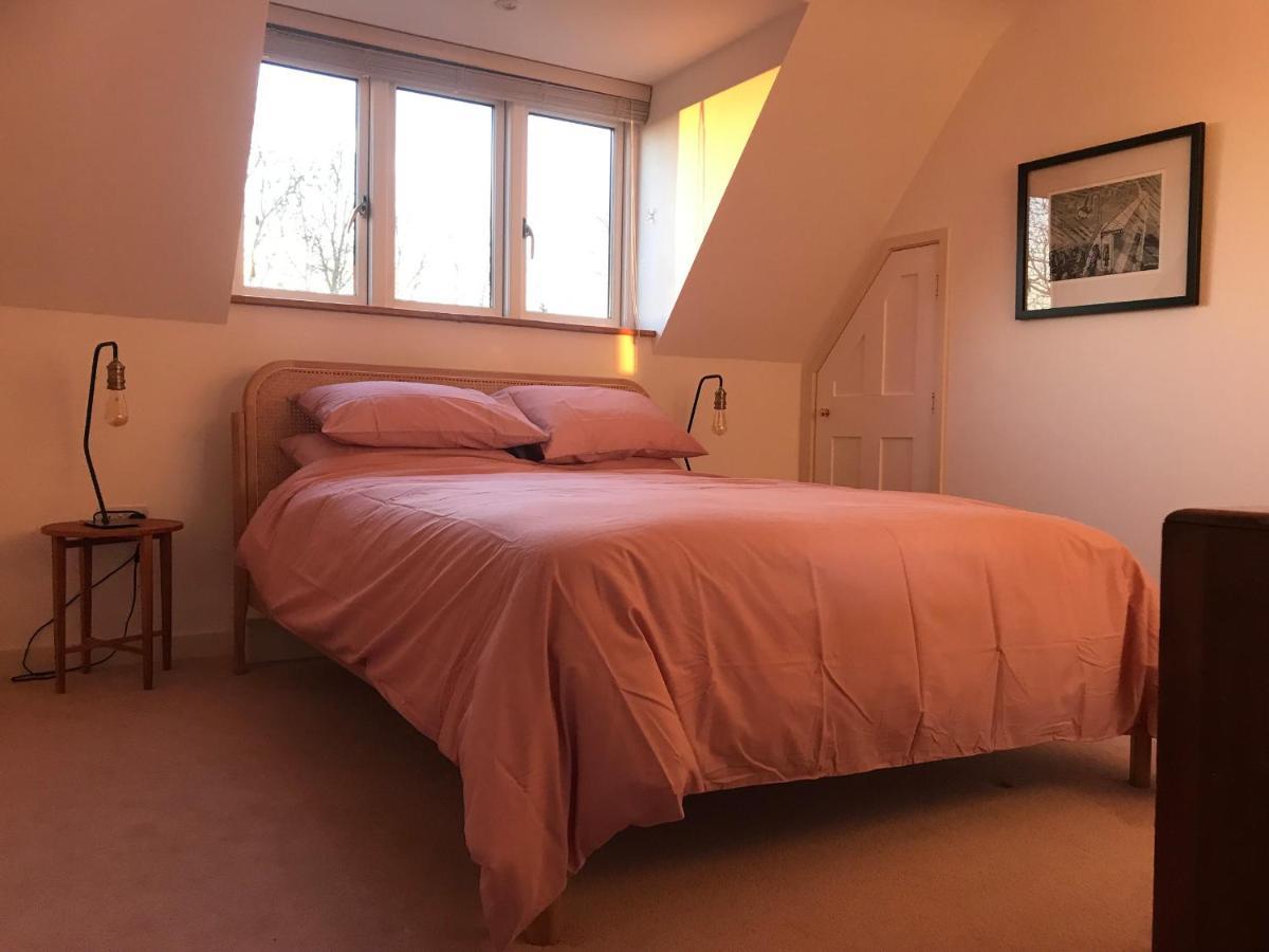 High Cogges Farm Holiday Cottages Уитни Экстерьер фото
