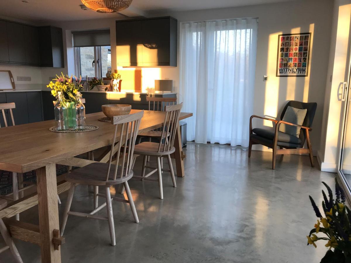 High Cogges Farm Holiday Cottages Уитни Экстерьер фото